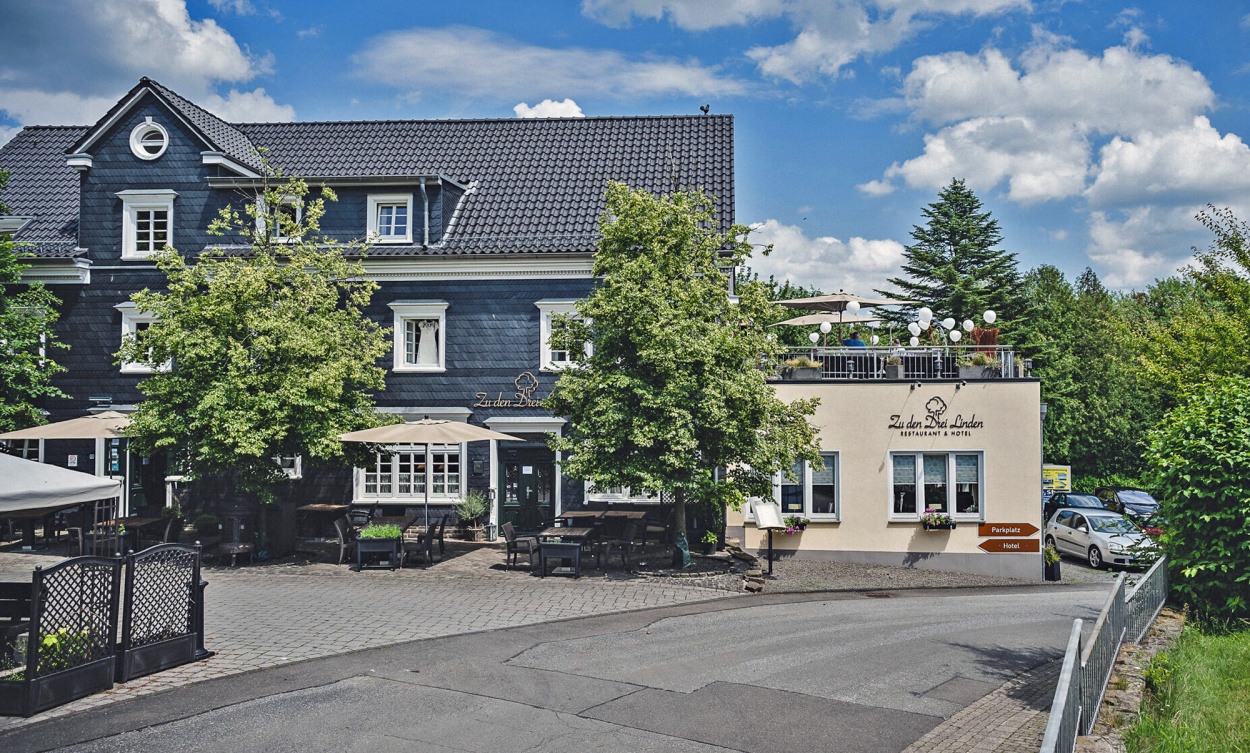 Unser Partnerhaus Hotel Restaurant zu den 3 Linden in Wermelskirchen aktualisiert gerade seine Haus-Fotos. Bitte besuchen Sie uns in den kommenden Tagen erneut.